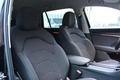 Skoda Kodiaq 1.5 TSI mHEV Selection — SUV hybride léger, sièges électriques, moins de 5200 km — Miniature 22
