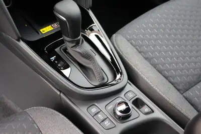 Toyota Yaris Cross 1.5 Trend AWDi — SUV Compact Hybride 4x4, Garantie 15 ans — Miniature 12