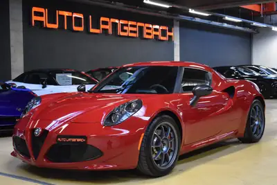 Alfa Romeo 4C Coupe 1750 TBi TCT — Légendaire sportive italienne, entretien premium Alfa Romeo — vue extérieure