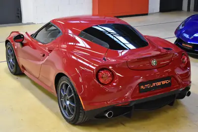 Alfa Romeo 4C Coupe 1750 TBi TCT — Légendaire sportive italienne, entretien premium Alfa Romeo — arrière