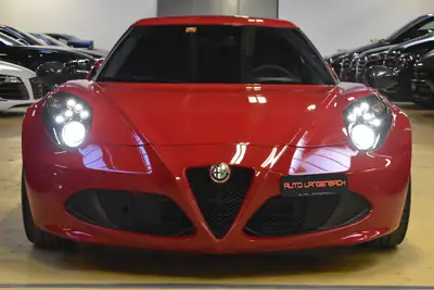 Alfa Romeo 4C Coupe 1750 TBi TCT — Légendaire sportive italienne, entretien premium Alfa Romeo — tableau de bord