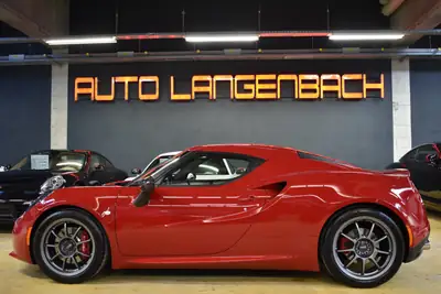 Alfa Romeo 4C Coupe 1750 TBi TCT — Légendaire sportive italienne, entretien premium Alfa Romeo — Miniature 9