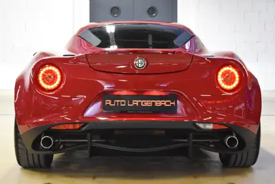 Alfa Romeo 4C Coupe 1750 TBi TCT — Légendaire sportive italienne, entretien premium Alfa Romeo — Miniature 8