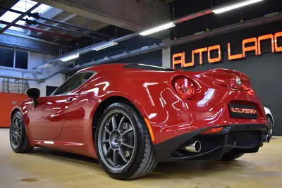 Alfa Romeo 4C Coupe 1750 TBi TCT — Légendaire sportive italienne, entretien premium Alfa Romeo — Miniature 11