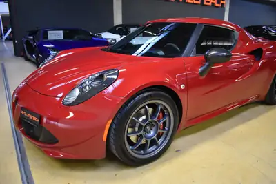 Alfa Romeo 4C Coupe 1750 TBi TCT — Légendaire sportive italienne, entretien premium Alfa Romeo — Miniature 12