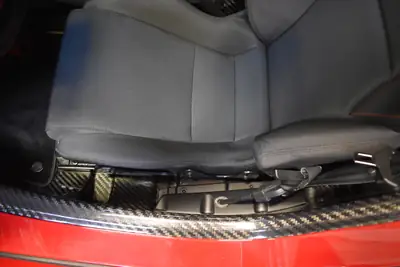 Alfa Romeo 4C Coupe 1750 TBi TCT — Légendaire sportive italienne, entretien premium Alfa Romeo — Miniature 18