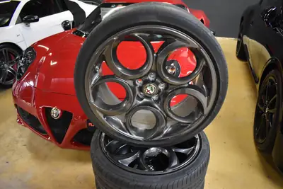 Alfa Romeo 4C Coupe 1750 TBi TCT — Légendaire sportive italienne, entretien premium Alfa Romeo — Miniature 24