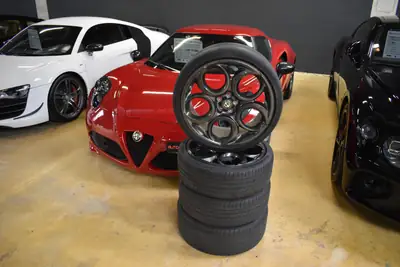 Alfa Romeo 4C Coupe 1750 TBi TCT — Légendaire sportive italienne, entretien premium Alfa Romeo — Miniature 23
