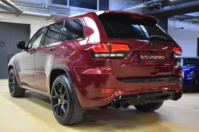 Jeep Grand Cherokee 6.2 V8 HEMI Trackhawk — 710 ch, SUV musclé sans compromis — arrière