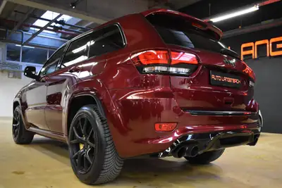 Jeep Grand Cherokee 6.2 V8 HEMI Trackhawk — 710 ch, SUV musclé sans compromis — Miniature 12