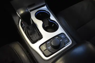 Jeep Grand Cherokee 6.2 V8 HEMI Trackhawk — 710 ch, SUV musclé sans compromis — Miniature 21