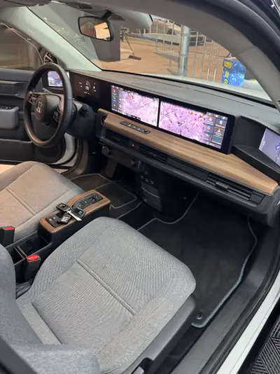 Honda e 2023 — Citadine électrique urbaine, quasi-neuf à 3900 km — Thumbnail 8
