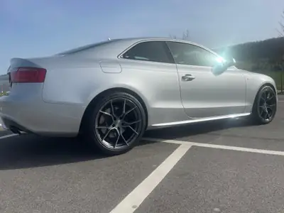 Audi S5 Coupé 4.2 V8 FSI — Coupé sport légendaire, état impeccable — rear view