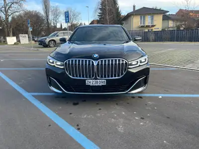 BMW 730d xDrive Steptronic — Berline de prestige diesel, 179 000 km, transmission intégrale — rear view