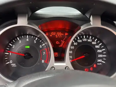 Nissan Juke 1.6 DIG-T Tekna 4x4 — SUV compact dynamique, 4x4 intégral et tout équipé — Thumbnail 10