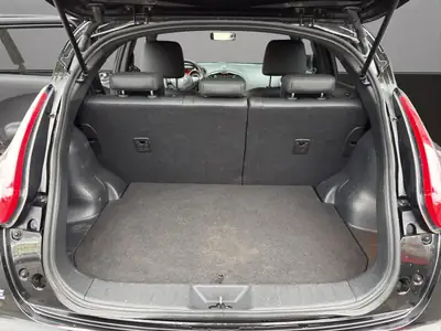 Nissan Juke 1.6 DIG-T Tekna 4x4 — SUV compact dynamique, 4x4 intégral et tout équipé — Thumbnail 18