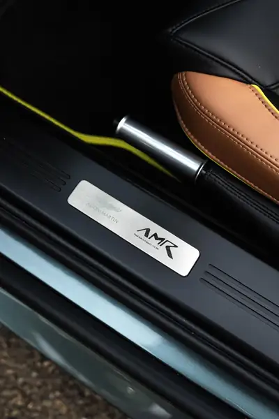Aston Martin V8 Vantage S AMR 2017 — Cabriolet manuel rare, 18 500 km, PPF complet — Miniatur 9