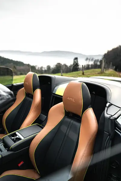Aston Martin V8 Vantage S AMR 2017 — Cabriolet manuel rare, 18 500 km, PPF complet — Miniatur 10