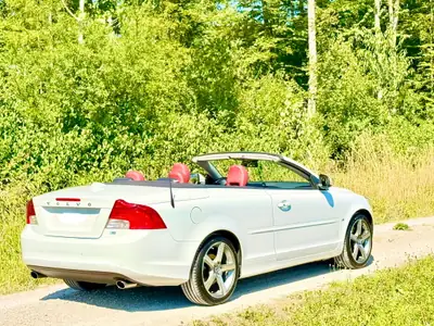 Volvo C70 T5 Summum Geartronic — Cabriolet suédois 230 ch, 49 850 km certifiés — côté