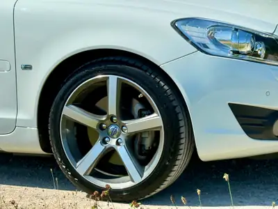 Volvo C70 T5 Summum Geartronic — Cabriolet suédois 230 ch, 49 850 km certifiés — Miniature 9