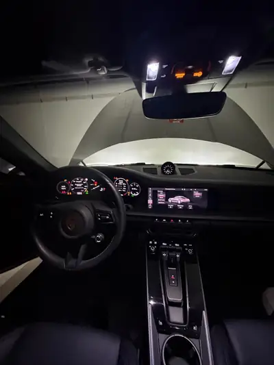 Porsche 911 Carrera 4S PDK 992 — Coupé sportif all-wheel drive, 12 730 km seulement — Miniature 8