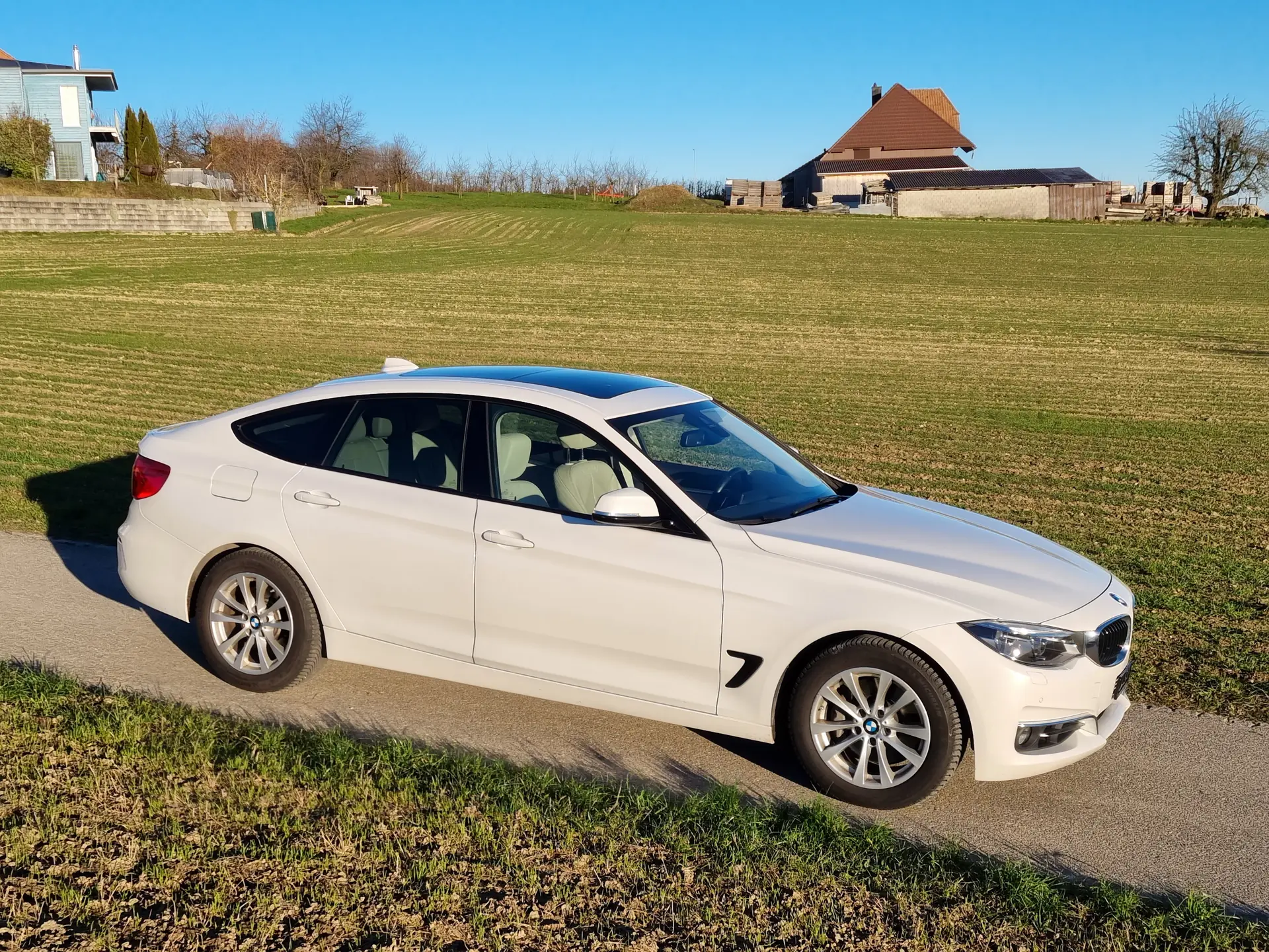 BMW 335 Gran Turismo xDrive — Diesel puissant, équipement premium, sans accident — Außenansicht