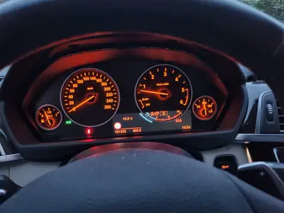 BMW 335 Gran Turismo xDrive — Diesel puissant, équipement premium, sans accident — cruscotto