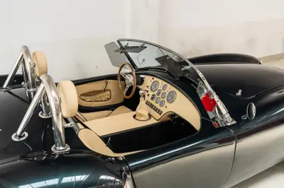 AC Cobra Gardner Douglas GD427 MK3 — Légendaire V8 5.0L, Replica authentique de 1997 — Armaturenbrett