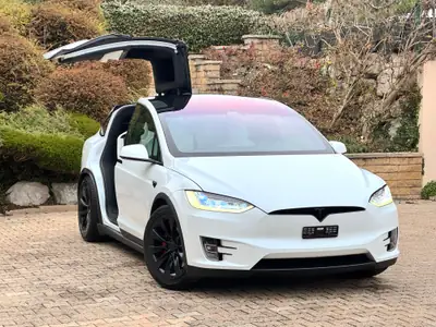 Tesla Model X Performance Ludicrous Plus — SUV électrique 796 CV, accélération extrême — détail