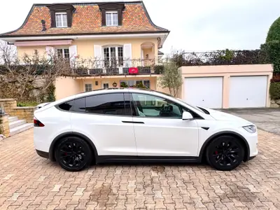 Tesla Model X Performance Ludicrous Plus — SUV électrique 796 CV, accélération extrême — Miniature 7
