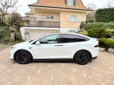 Tesla Model X Performance Ludicrous Plus — SUV électrique 796 CV, accélération extrême — Miniature 11