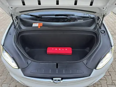 Tesla Model X Performance Ludicrous Plus — SUV électrique 796 CV, accélération extrême — Miniature 14
