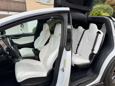 Tesla Model X Performance Ludicrous Plus — SUV électrique 796 CV, accélération extrême — Miniature 20
