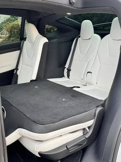 Tesla Model X Performance Ludicrous Plus — SUV électrique 796 CV, accélération extrême — Miniature 22