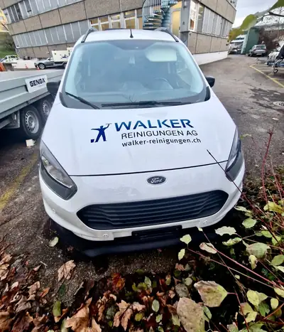 Ford Transit Courier 2019 — Utilitaire compact sans accident, 127 000 km — vista posteriore