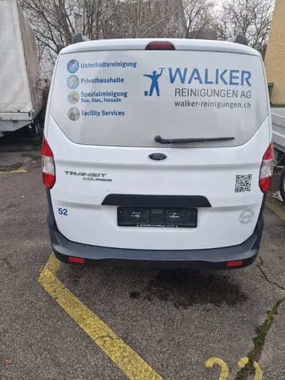 Ford Transit Courier 2019 — Utilitaire compact sans accident, 127 000 km — interni