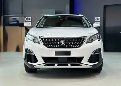 Peugeot 3008 1.2 PureTech — SUV compact élégant, transmission automatique, entretien maîtrisé — vista esterna