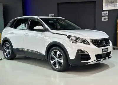 Peugeot 3008 1.2 PureTech — SUV compact élégant, transmission automatique, entretien maîtrisé — fianco