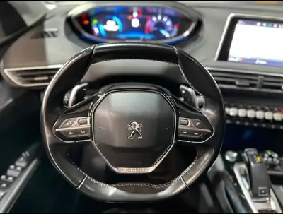 Peugeot 3008 1.2 PureTech — SUV compact élégant, transmission automatique, entretien maîtrisé — dettaglio