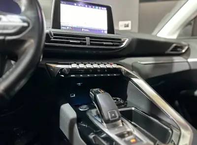 Peugeot 3008 1.2 PureTech — SUV compact élégant, transmission automatique, entretien maîtrisé — Miniatura 7
