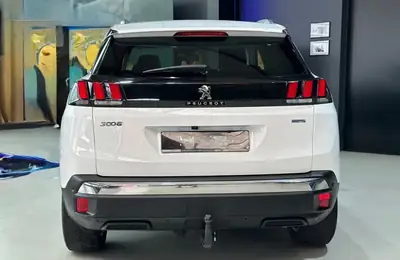 Peugeot 3008 1.2 PureTech — SUV compact élégant, transmission automatique, entretien maîtrisé — Miniatura 10
