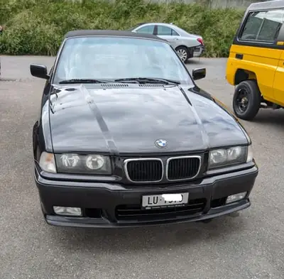 BMW 325 Cabriolet — Roadster classique E36 avec pack M original et hardtop — Miniature 15