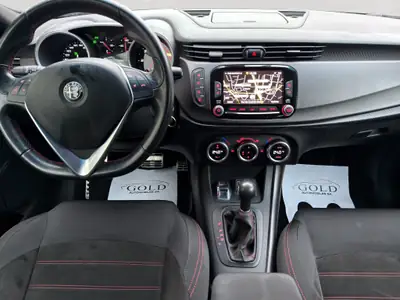 Alfa Romeo Giulietta 2.0 JTDM Veloce — Diesel performant, 137 000 km, sans sinistre — arrière