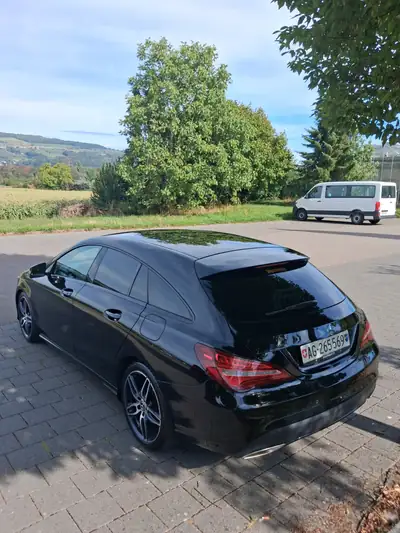 Mercedes-Benz CLA 200 Shooting Brake — Élégance et polyvalence, 107 000 km seulement — Armaturenbrett