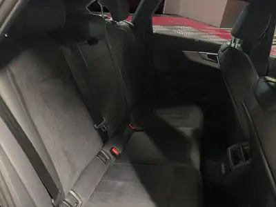 Audi A4 Avant 45 TFSI S line — Break premium quattro, 12 100 km seulement — Miniatura 9