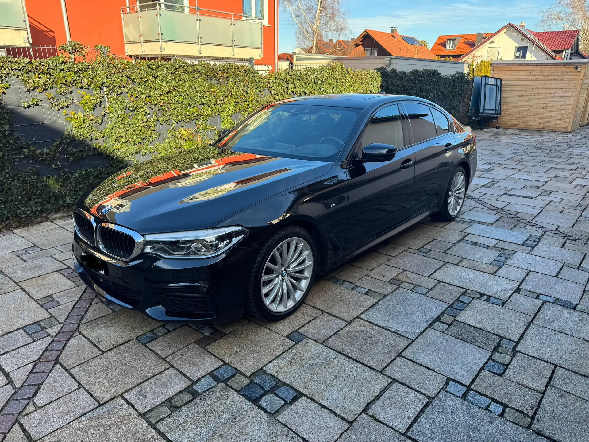 BMW 530d M-Paket — Berline luxe diesel, équipement premium, 8 roues 20" incluses — vue extérieure