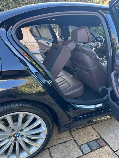 BMW 530d M-Paket — Berline luxe diesel, équipement premium, 8 roues 20" incluses — Miniature 8