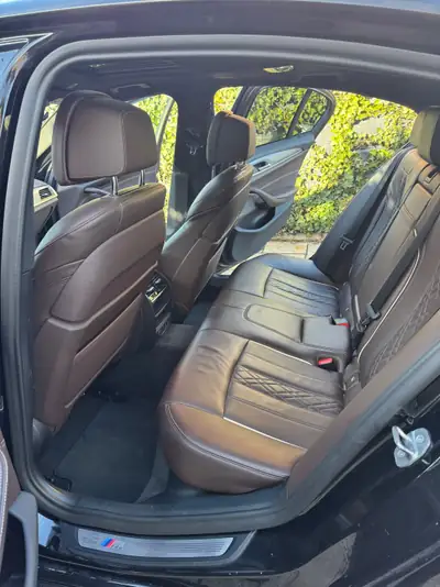 BMW 530d M-Paket — Berline luxe diesel, équipement premium, 8 roues 20" incluses — Miniature 10