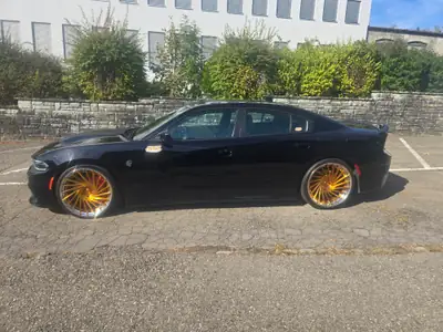 Dodge Charger Hellcat SRT 6.2 V8 — Muscle car américain 717 ch, entretien premium — arrière