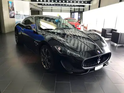 Maserati GranTurismo S Cambiocorsa — Coupé sportif italien, 450 ch et boîte robotisée — vue extérieure
